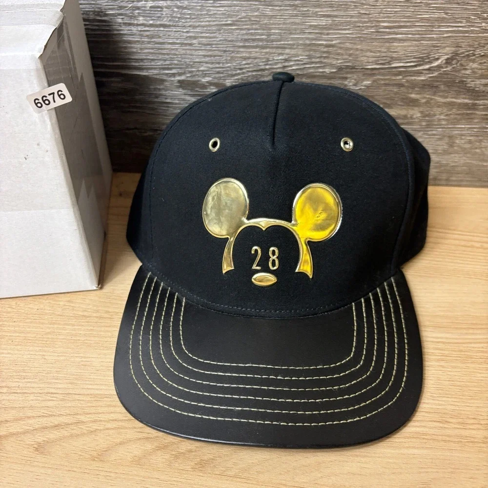 Disney Hat Cap‎ Strap Back Black Mickey Mouse 28 Walt Disney World Parks